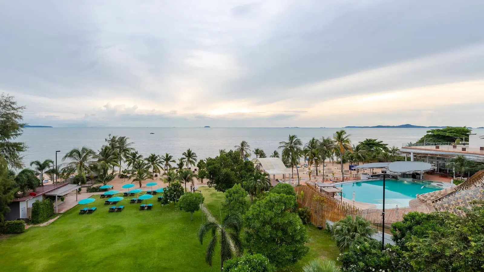 Pinnacle Grand Na Jomtien Resort & Beach Club 4* — фото 3